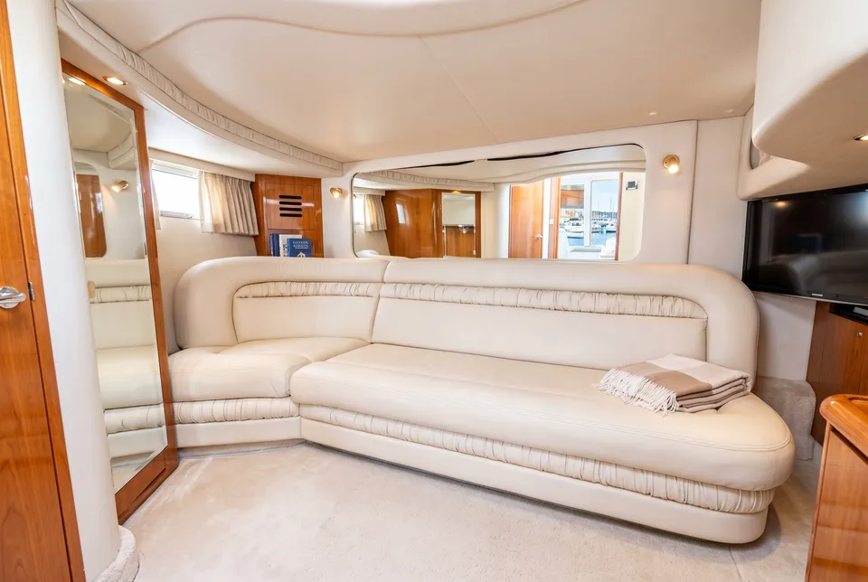 52ft Sea Ray Sundancer, Chicago yacht charter, photo 12